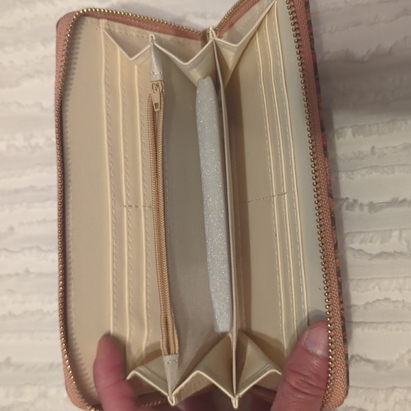 Wallet - Picture 3 of 5